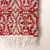 Intertwined Circles: Frame Loom Weaving. Arts, Crafts, Fiber Arts, Interactive Design, Pattern Design, Weaving, and Textile Design project by Yely Pernía - 06.20.2025