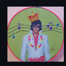 The King, su majestad Elvis . Collage, DIY, Printing, Photograph, Paper Craft, and Textile Design project by Rotka Pau - 06.21.2025