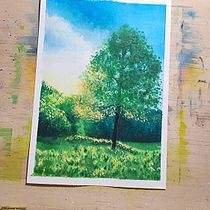 Sunlit tree in field. Gouache Painting, Painting, and Naturalistic Illustration project by Megan Flickinger - 06.23.2025