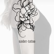 Peônia . Botanical Illustration, Digital Illustration, Traditional illustration, and Tattoo Design project by Carol Sander - 06.24.2025