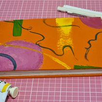 Design e encadernação de sketchbooks. Un proyecto de Artesanía, Encuadernación, DIY, Ilustración tradicional y Sketchbook de Julia Maline - 24.06.2025