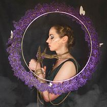 Cut you off . Studio Photograph, Portrait Photograph, Photograph, Post-production, Fine-Art Photograph, Photo Retouching, Photomontage, and Self-Portrait Photograph project by Gitti Lohr - 07.01.2025