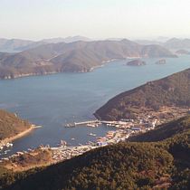 Paisajes de Corea en 35mm. Un proyecto de Fotografía analógica y Fotografía de Cyndi Akita - 07.07.2025