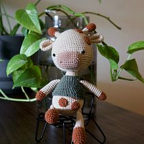 Amigurumi de jirafa. Amigurumi, Arts, Crafts, Crochet, Textile Design, To, and Design project by Elvira Estrada - 07.14.2025