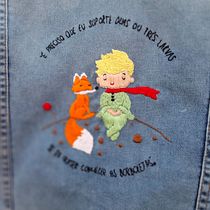 The Little Prince. Un proyecto de Diseño de complementos, Artesanía, Ilustración botánica, DIY, Bordado, H, lettering, Diseño de jo, as, Ilustración naturalista				, Pattern Design, Costura, Diseño textil, Ilustración tradicional, Tipografía, Upc y cling de silviacolodel_1 - 27.07.2025