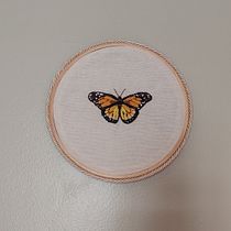My little butterfly 🦋. Embroider, Traditional illustration, and Textile Design project by fraga_andreia - 07.30.2025