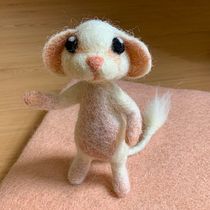 Ratoncito Needle Felting. Arts, Crafts, To, Design, Needle Felting, and Textile Design project by carolans - 08.06.2025