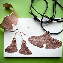 INTRODUCTION TO JEWELLERY PROJECT. Arts, Crafts, Accessor, Design, Jewelr, and Design project by Oonagh Devoy - 08.12.2025