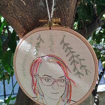 Embroidery on photo-Portrait . Un proyecto de Bordado, DIY, Estampación, Fotografía y Diseño textil de kostaki_anna - 19.08.2025