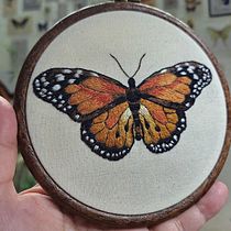 Mariposa Monarca ♥ Ein Projekt aus dem Bereich Stickerei, Traditionelle Illustration und Textildesign von Cintia Arista - 24.08.2025