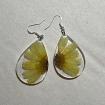 Aros con prensado botanico. Ein Projekt aus dem Bereich Erweiterungsentwicklung, Schmuckdesign, DIY, H und werk von Pia - 06.09.2025