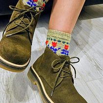 Jardiniere Socks . Accessor, Design, DIY, Fashion Design, Fiber Arts, Knitting, and Textile Design project by Gul Budak - 09.08.2025