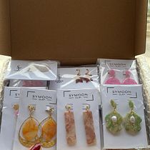 Mermer görünümlü küpeler. Un projet de Création d'accessoires, Artisanat, DIY , et Design de bijoux de Seray Toprak - 23.09.2025