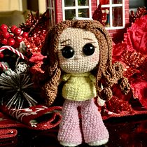 Proyecto final. Amigurumi, Artesanato, Crochê, Tecido, Design têxtil, e Design de brinquedos projeto de kalingleonvera - 23.09.2025
