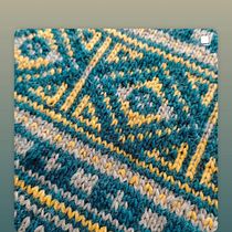 Cuello Tejido jaquard. Un proyecto de Diseño de complementos, DIY, Diseño de moda, Tejido, Tejido de punto y Diseño textil de Iñaki Peña Perez - 29.09.2025