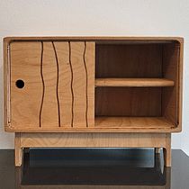 Small Plywood Box. Un proyecto de Artesanía, Carpintería, Diseño de interiores, Diseño, creación de muebles					 y DIY de Alex Rodiga - 03.10.2025