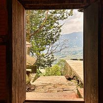 Kathmandu valley . Architectural Photograph, Digital Photograph, Mobile Photograph, Outdoor Photograph, Photo Retouching, and Photographic Composition project by Dianna Davis - 10.07.2025