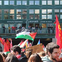 "Cinquemila persone!" - Sciopero generale per la Palestina a Perugia, 3 ottobre 2025. Photograph, Photograph, Post-production, Outdoor Photograph, Documentar, and Photograph project by Flavio Barbaro - 10.07.2025
