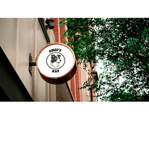 Ringo's Bar. Communication, Cop, writing, Marketing, Content Marketing, Stor, and telling project by thaysrosane - 10.08.2025