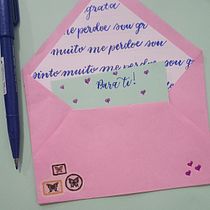 envelope. H, Lettering, Traditional illustration, and Lettering project by Vivian Freitas Pereira - 10.09.2025