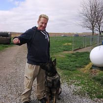 don't Panic were here with 20 yrs expereince to help with your dog. Un projet de Communication, Conseil créatif, Stor , et telling de Robb Kilpatrick - 11.10.2025