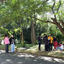 Foto still de curta metragem  Ein Projekt aus dem Bereich Farbenlehre, Digitalfotografie, Lifest, le-Fotografie, Außenfotografie, Fotografische Komposition, Beleuchtung für Fotografie, Fotografie, Fotografisches Selbstporträt und Studiofotografie von stephanie_racuia - 27.10.2025