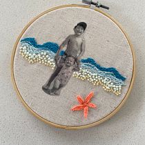 Bordando un recuerdo . Projekt z dziedziny Kolaż, DIY, Haft, Stemple, Wzornictwo tekst i liów użytkownika Diana Ochoa - 04.11.2025