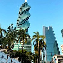 Google Analytics. Digital Marketing, Growth Marketing, Marketing, and SEM project by Orianna Machado Senabre - 11.04.2025