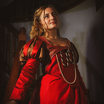 Simonetta Vespucci. Cinema, Cinema, Vídeo e TV, Design de moda, e Design de vestuário projeto de Sandra Busani - 12.11.2025