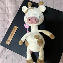 Mi primer amigurumi "Una Jirafa". Amigurumi, Arts, Crafts, Crochet, Textile Design, To, and Design project by Sadhit Sayago - 11.24.2025