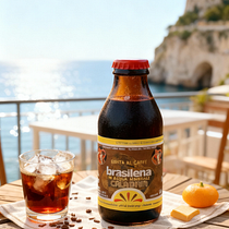 Bibita rinfrescante al Caffè. Artificial Intelligence, Commercial Photograph, Digital Photograph, Photograph, Product Photograph, AI Animation, AI Design, Image Generation, Photo, Video Editing with AI, and Photo Retouching project by Giuseppe Gerbasi - 11.28.2025