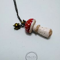 A mushroom and a fox!. Accessor, Design, Arts, Crafts, Ceramics, Jewelr, and Design project by Chryssavghi Sampati - 12.02.2025