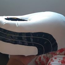 Tênis do Mickey Mouse. Embroider, Fashion Design, Fiber Arts, Pattern Design, Sewing, Textile Design, Upc, and cling project by NATALY TOBIAS - 12.18.2025