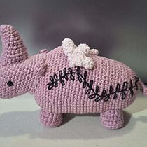 RINOCERONTE. Artesanato, Design de brinquedos, DIY, Tecido, Crochê, Amigurumi, e Design têxtil projeto de juanguardiola319 - 27.12.2025