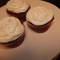 Specialization in Creative Cake and Cupcake Decorations . Baking, Buttercream, Edible Art, Food St, ling, Cake Decorating, Cake Design, Cupcakes, DIY, and Sugar Flowers project by Anastacia Richards - 01.02.2026