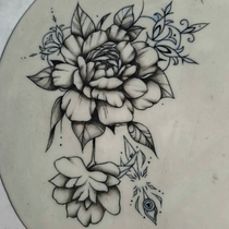 Floral Shoulder Piece. Desenho de tatuagens, Ilustração tradicional e Ilustração botânica projeto de Ana Catarina Soares - 08.01.2026