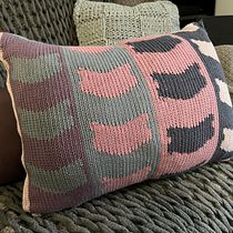 Crochet Cat Cushion  Ein Projekt aus dem Bereich Erweiterungsentwicklung, Crochet, DIY, Weben, Musterdesign und Textildesign von Bellissa B - 09.01.2026