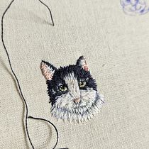 Mini Bordado de Pet . Bordado, Design de joias, e Design têxtil projeto de Daniely Souza - 12.01.2026