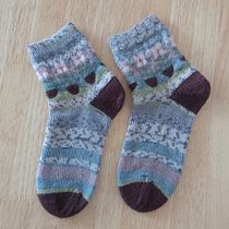 Calcetines Jardinera. Accessor, Design, Fashion Design, Fiber Arts, Knitting, and Textile Design project by Laura Cotal - 01.12.2026