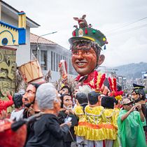 Carnavales Huaracinos: identidad, tradición y fiesta en Áncash. Communication, Narrative, Non-Fiction Writing, Stor, telling, and Writing project by Ruth Esperanza Chauca Chávez - 01.16.2026