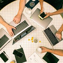 EL EXITO DESDE CERO. Content Marketing, Digital Marketing, Facebook Marketing, Growth Marketing, Instagram Marketing, Marketing, Mobile Marketing, and Social Media project by Eleonore Medina - 01.18.2026