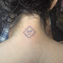 Fine line de una estampa de flor. Drawing, Traditional illustration, and Tattoo Design project by Karime Reyes - 01.20.2026