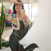 Cardigan soñado con Granny Square. Un projet de Stylisme, Art textile, DIY, Crochet , et Design textile de Natalia Contreras - 25.01.2026