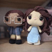 Amigurumis personalizados para un regalo de aniversario. Amigurumi, Artesanato, Crochê, Tecido, Design têxtil, e Design de brinquedos projeto de Daniela Fabiola Zegarra Reyes - 29.01.2026