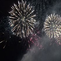 Réveillon. Creative Consulting, Creative Writing, Creativit, Design Management, Narrative, Non-Fiction Writing, Stor, telling, and Writing project by Jerónimo Gandini - 02.01.2026