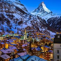 Introducción al Marketing Digital. Fine Arts, Photograph, Narrative, Stor, telling, Digital Marketing, Digital Photograph, Portrait Photograph, Artificial Intelligence, Video, and Fine-Art Photograph project by Ángel de la Rosa - 02.03.2026