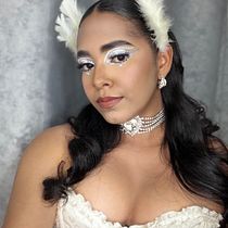 White swan makeup Ein Projekt aus dem Bereich Kunstleitung, Modedesign, Modefotografie und Kino, Video und TV von Sareth Cabrera - 07.02.2026