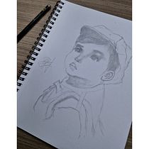 Sketching Project. Un proyecto de Dibujo artístico, Dibujo, Dibujo de Retrato, Sketchbook y Bocetado de Elfrida Oktaviani - 11.02.2026