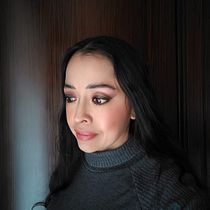 PORTAFOLIO TECNICAS DE MAQUILLAJE. Art Direction, Fashion Design, Fashion Photograph, Film, Video, and TV project by deli_huba - 02.12.2026