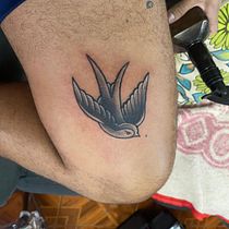 GOLONDRINA TATTO. Un proyecto de Diseño de tatuajes de moises_retamales_g - 23.02.2026